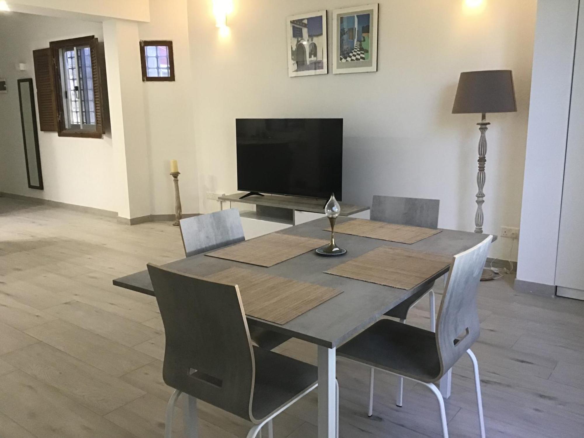 Apartament Bahar Ic-caghaq With Private Drive-in, Equidistant From Sliema And St. Paul's Bay *