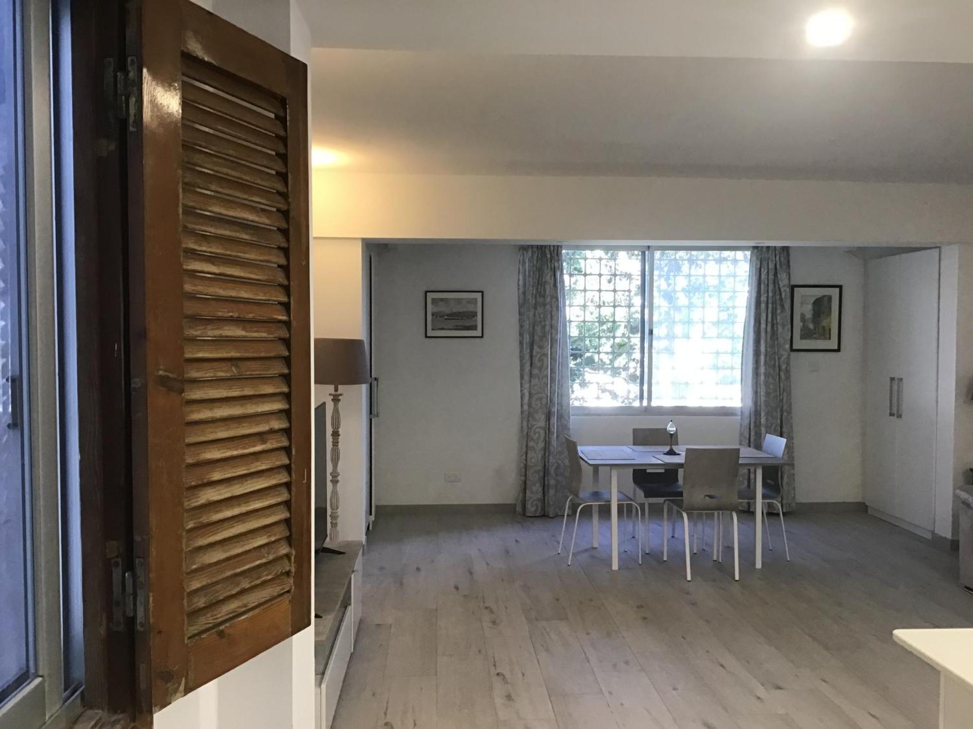 Apartament Bahar Ic-caghaq With Private Drive-in, Equidistant From Sliema And St. Paul's Bay *