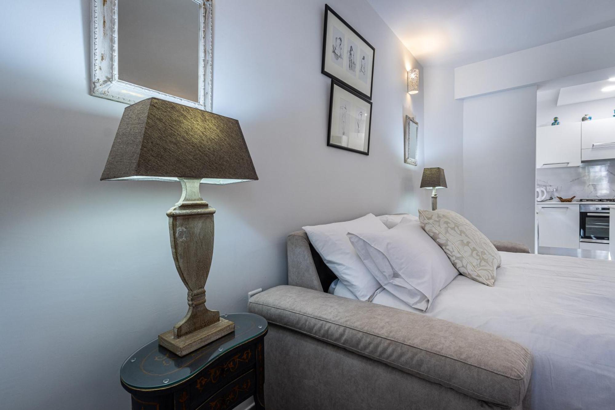 Apartament Bahar Ic-caghaq With Private Drive-in, Equidistant From Sliema And St. Paul's Bay Naxxar