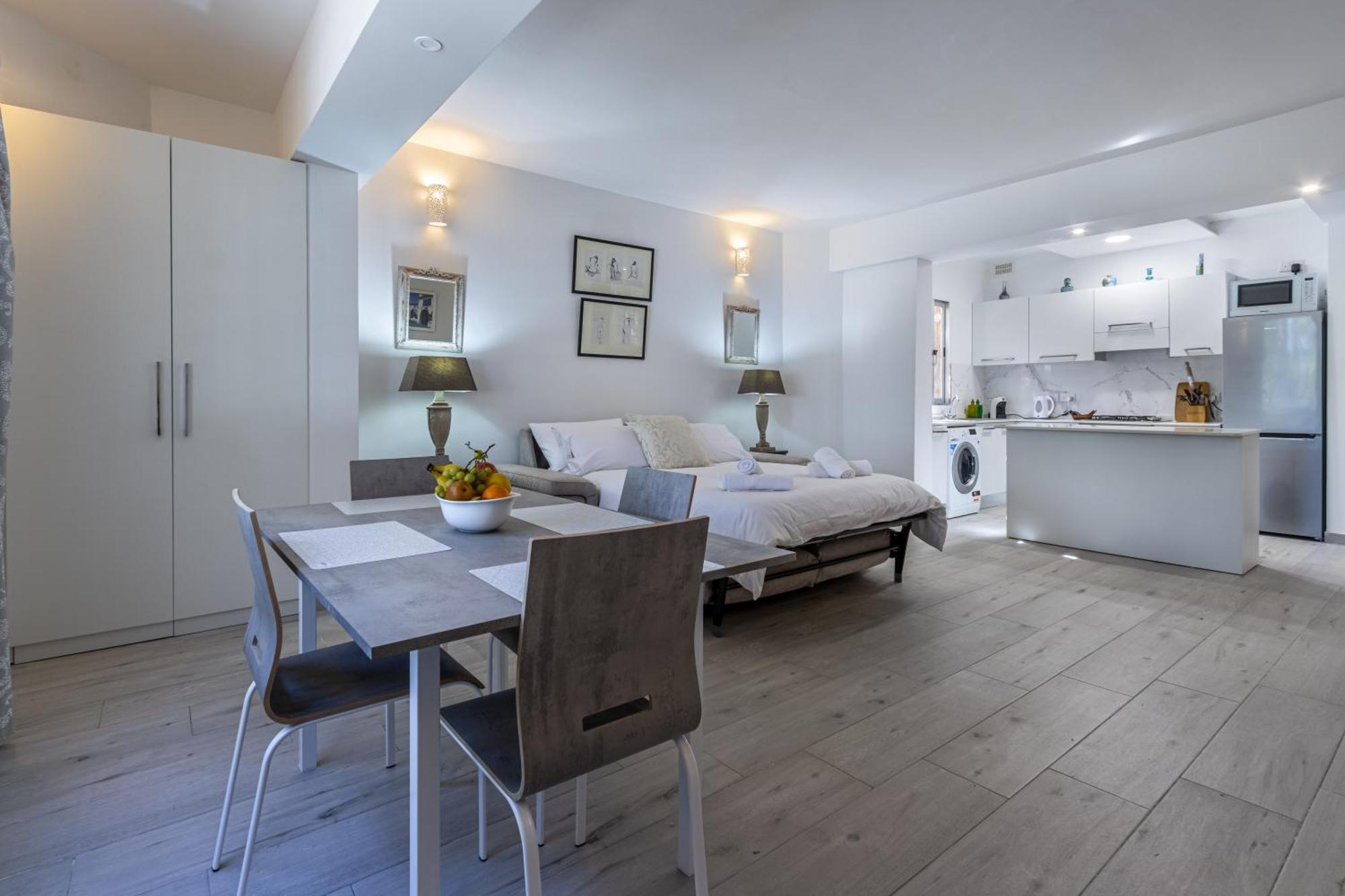 Bahar Ic-caghaq With Private Drive-in, Equidistant From Sliema And St. Paul's Bay * Naxxar