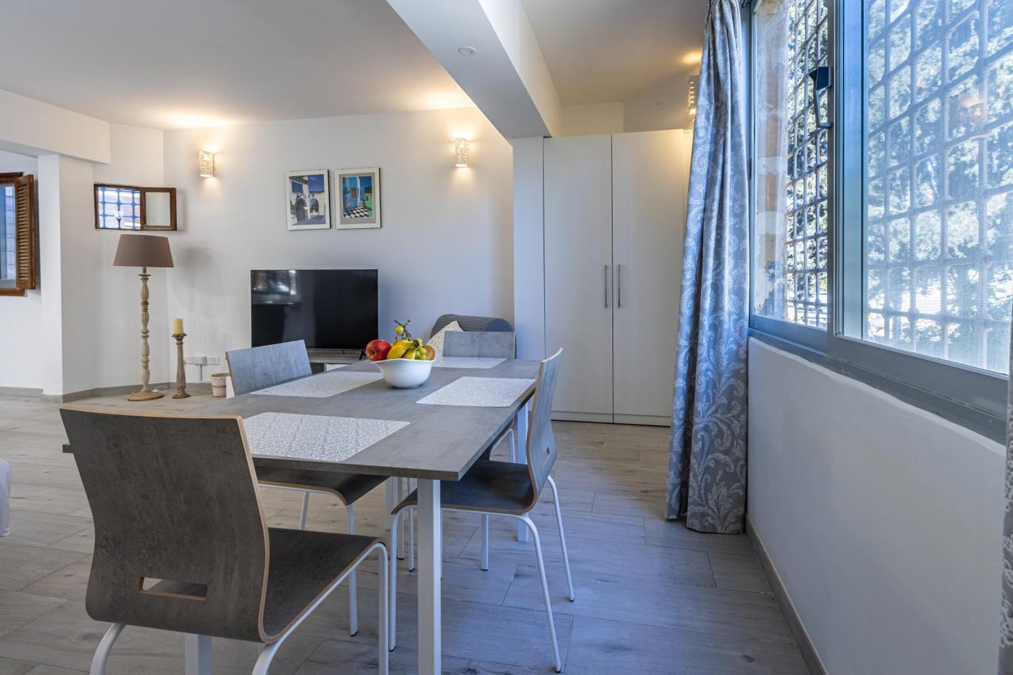 Bahar Ic-caghaq With Private Drive-in, Equidistant From Sliema And St. Paul's Bay Naxxar
